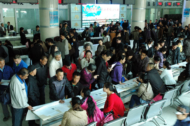 图为吉林省2014年残疾人就业现场洽谈会现场